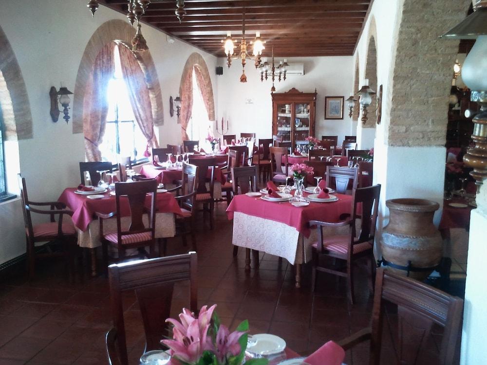 Hotel Castillo De Montemayor Exteriér fotografie